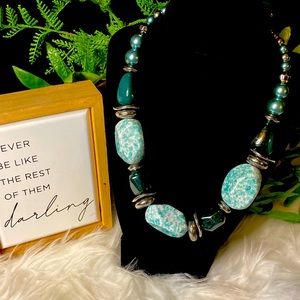 NWT! Showstopping Necklace Set! Ready to ship!